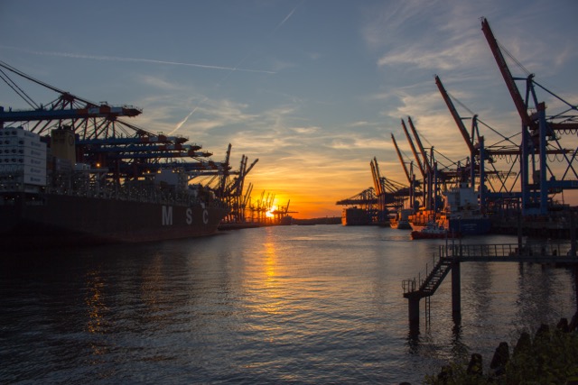el puerto de hamburgo es uno de los puertos pesqueros más importantes